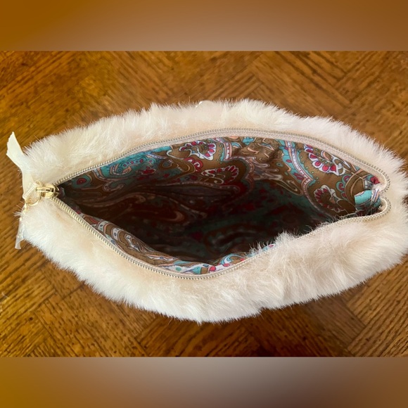 SISLEY Furry White Beauty Bag - Picture 3 of 4